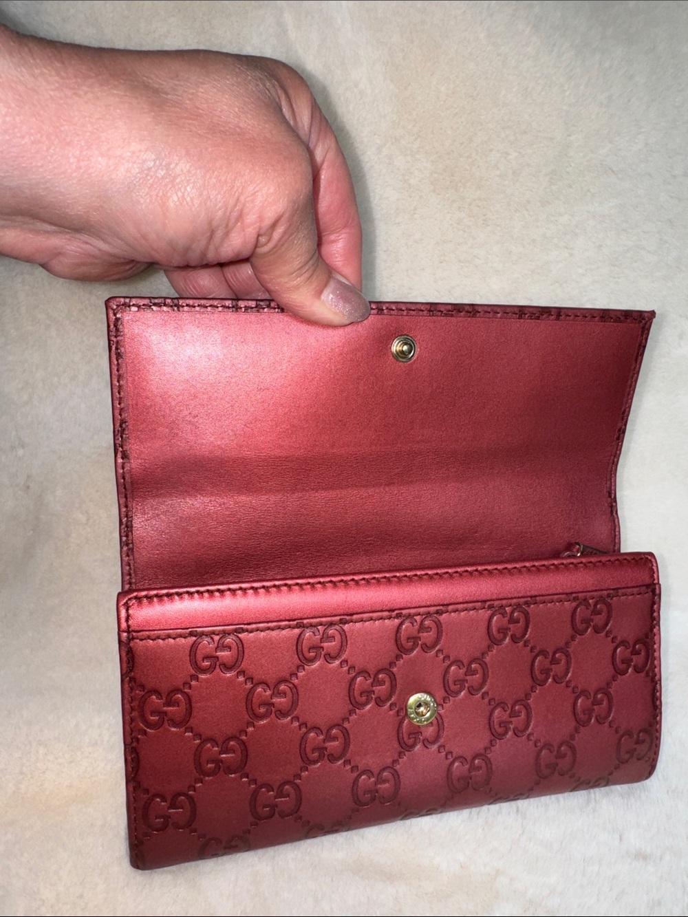 Gucci Raspberry GG Heart Continental Wallet with Gold Accent - Picture 4 of 13